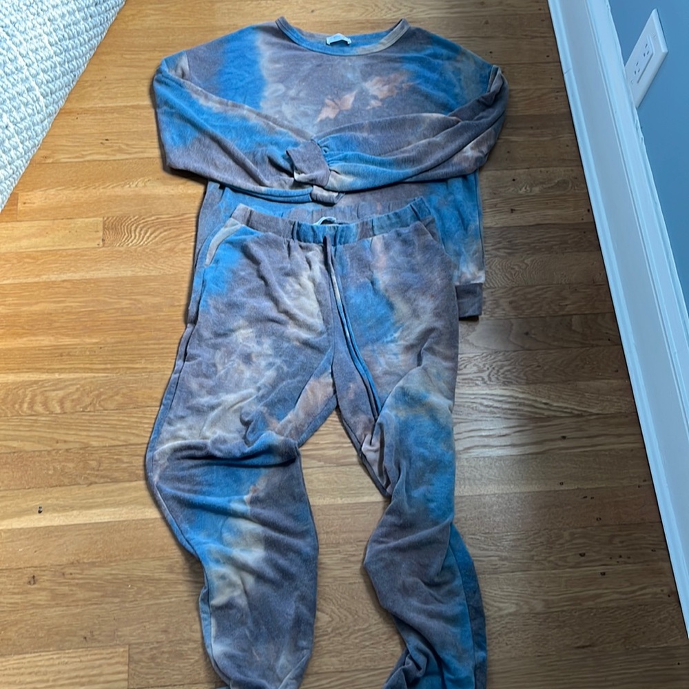 Tie dye sweatshirt and jogger set size m